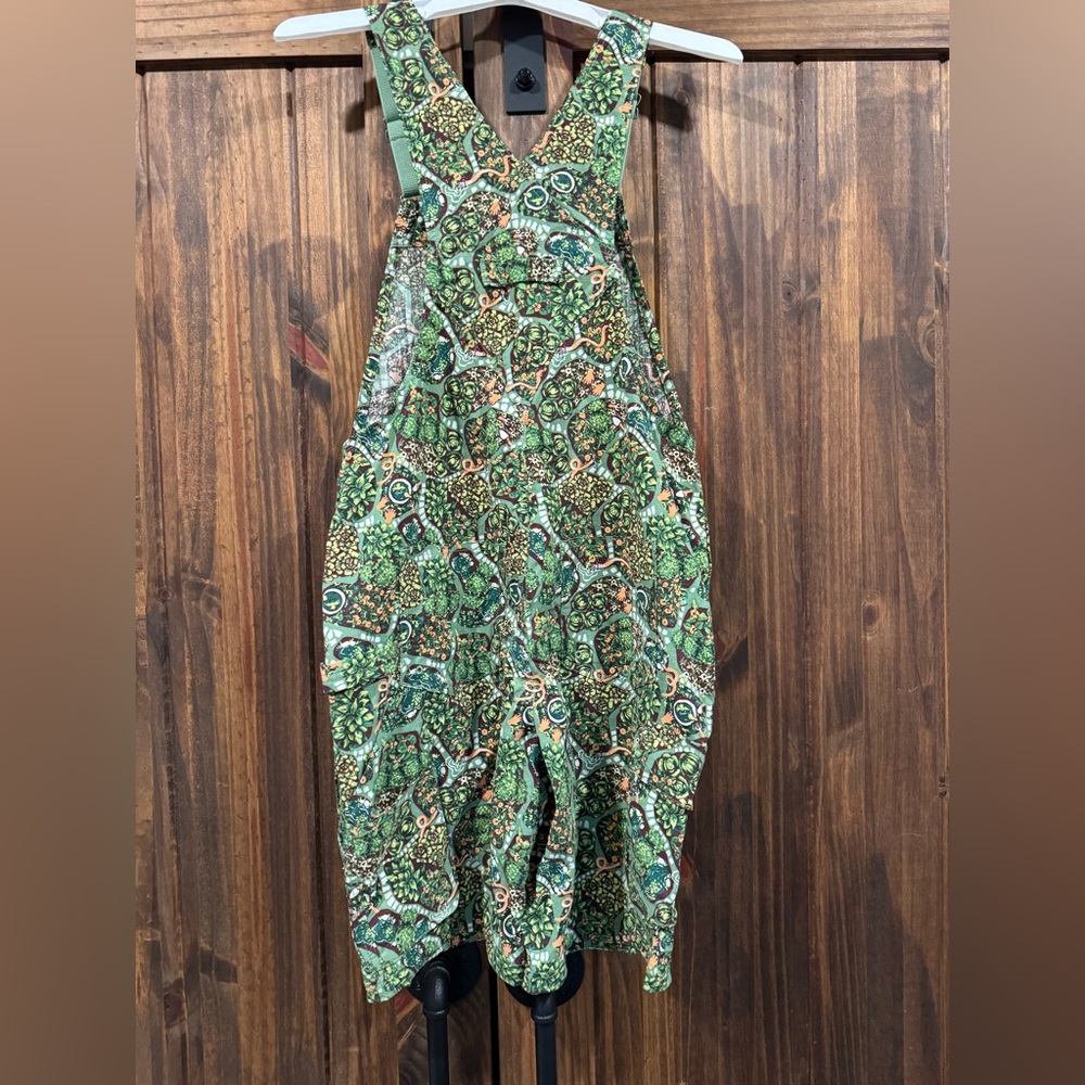Duluth Trading Company green gardening, short overalls - Picture 4 of 4